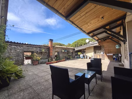 maison vigneronne t6 de 200m2 avec terrasse et garage