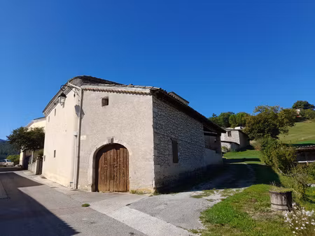 montmaur-en-diois/ belle maison de village en pierres ( proche de die et chatillon en