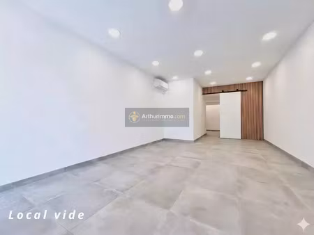 vente local commercial 2 pièces 42 m2 à saint-aygulf