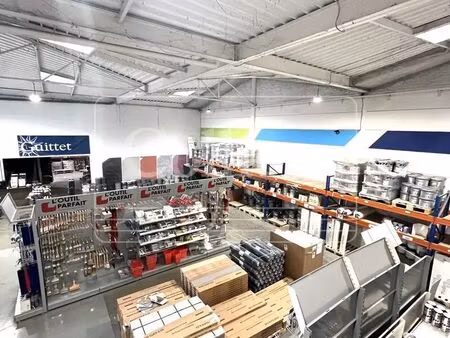 location local d’activités marseille 13011 695m²