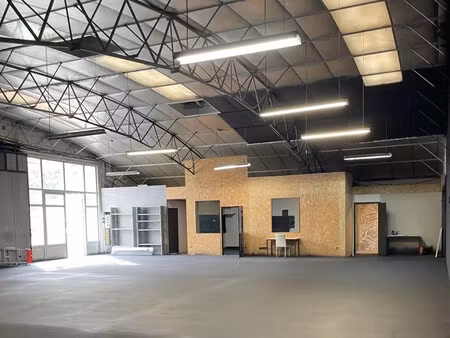 location entrepôt nantes 44000 360m²