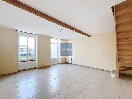 maison 2 chambres + 1 bureau avec extérieur et garage