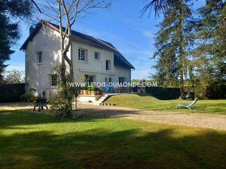 magnifique maison rénovée avec joli parc arboré