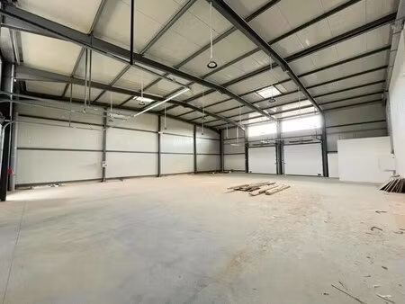 location entrepôt les arcs 83460 700m²