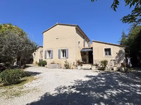 villa 123 m2 jardin clos piscinable double garage proche vaison