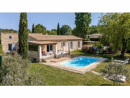 villa en pierre avec studio et piscine à vendre à gordes