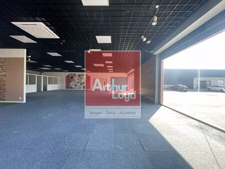 location local commercial 392m² chaumont 52000