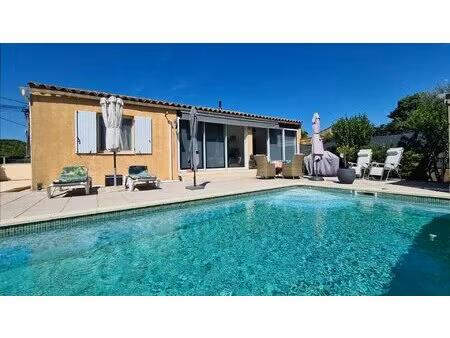 uzes 3km. jolie villa 122m2 avec piscine