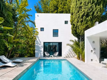 propriété avec deux habitations indépendante et piscine