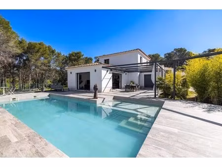 ventabren - “l’oppida” - villa exceptionnelle conçue par un architecte avec piscine et...