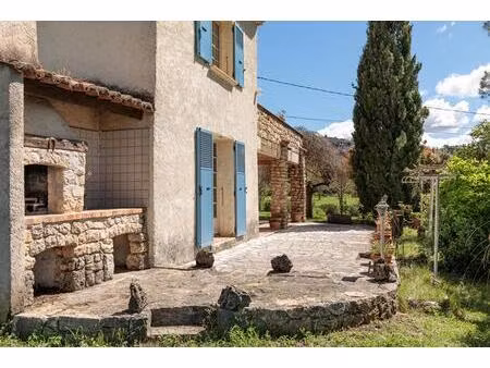 maison de charme avec travaux au coeur de la nature à fayence
