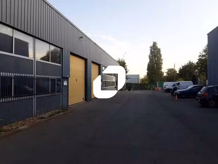 location local d’activités bobigny 93000 810m²