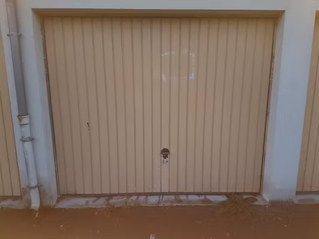 location parking abbeville 80100
