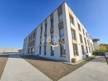 location bureaux 248 m² à 1 709 m²
