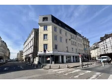 location commerce rouen 76000 132m²