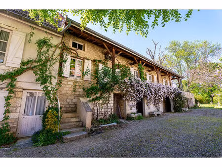 maison de village à vendre à fontaines - charme et potentiel sur 2108 m²