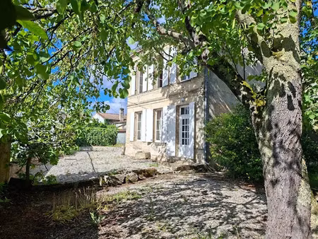 vente propriété 11 pièces 270 m² à saint-estephe (33180)  336 000 €