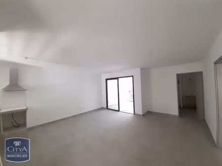location appartement 2 pièces 47m² st pierre 97410