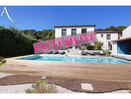 vente maison 7 pièces  230.81m²  la roquette