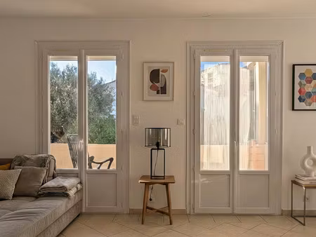 tres bel appartement lumineux traversant 2 chambres garrigou