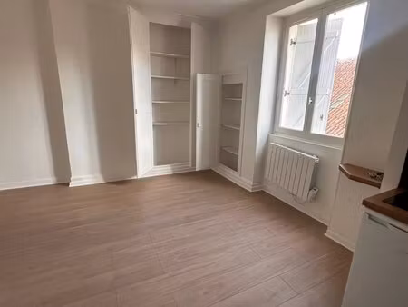 location appartement 1 pièce 24m² fontenay tresigny 77610