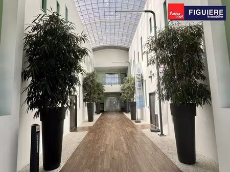 location bureaux 187 m²