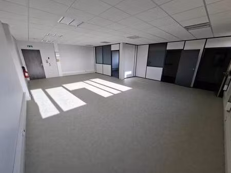 location bureaux 86 m²