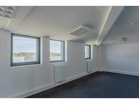 location bureaux 76 m²