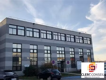 location bureaux 165 m²