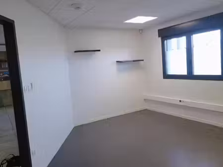 location bureaux 18m²