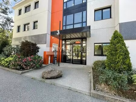 location bureaux 93 m² à 1 133 m²