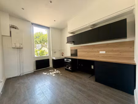 location appartement 3 pièces  59.00m²  valence