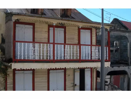 maison basse-terre m² t-0 à vendre  77 000 €