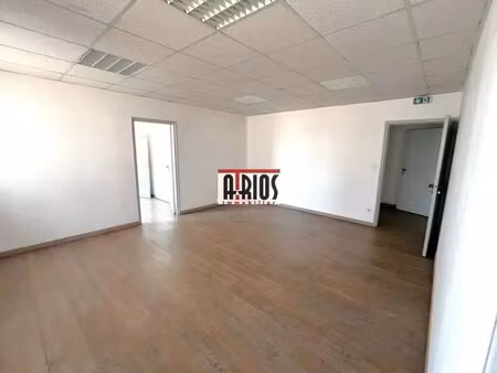 location bureaux 140 m²