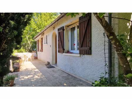 maison à rafraichir sur sous-sol dans un quartier calme