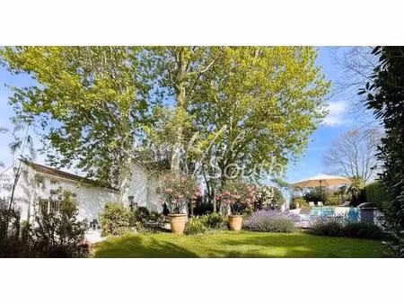 maison de maître avec dependance  parc et piscine  proche perpignan