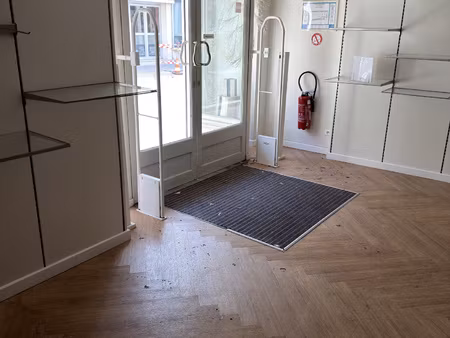 location local commercial 102m² chateaudun 28200