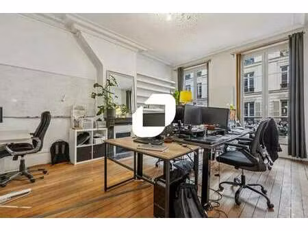 location bureaux 136 m²