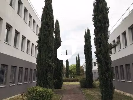location bureaux 143 m²