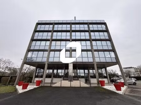 location bureaux 71 m² à 1 146 m²