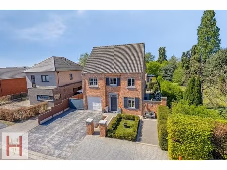 huis te koop in malle met 4 slaapkamers