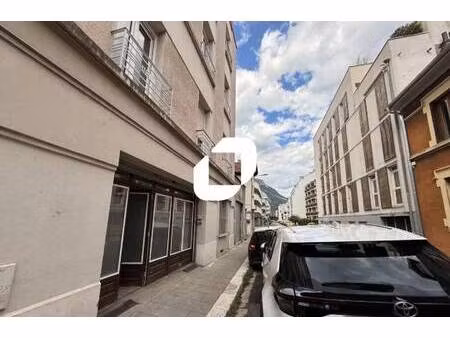 location bureaux 68 m²