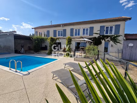belle propriété située à cezay de 138m²