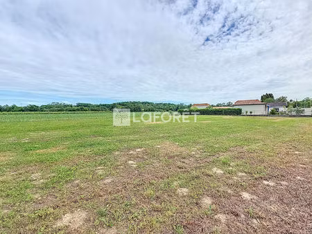 terrain à bâtir proche salies de béarn 801m²