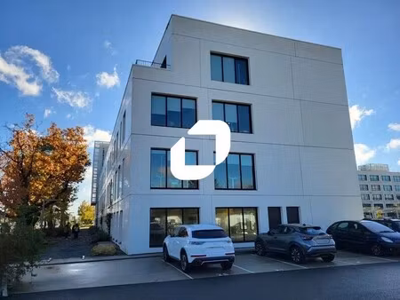 location bureaux 400 m² à 810 m²