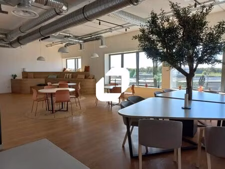 location bureaux 105 m² à 3 700 m²