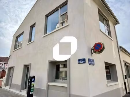 location bureaux 99 m²