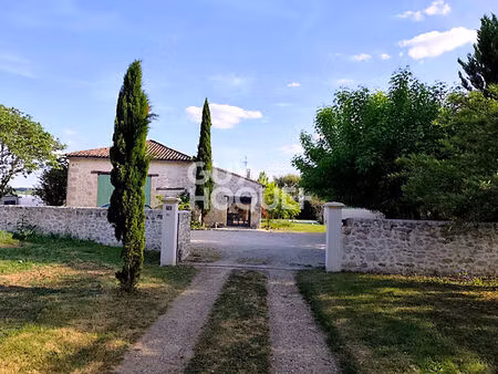 maison en pierre avec piscine à 10 min de marmande