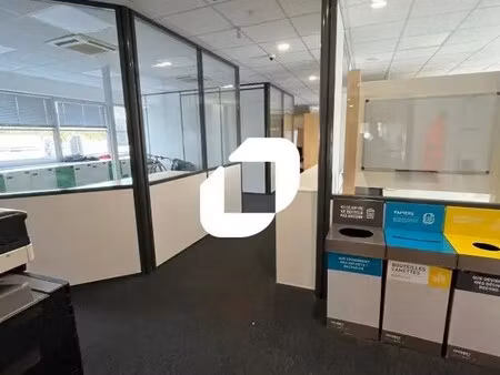 location bureaux 819 m²
