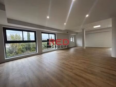 location bureaux 67 m²